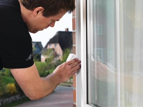 RUBBEREN TOCHTSTRIP D PROFIEL BRUIN 8 JR