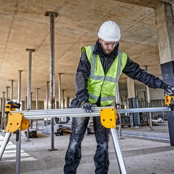 PIÈTEMENT POLYVALENT POUR SCIES À ONGLETS, Debrico, magasin de matériaux de construction sur Bruxelles