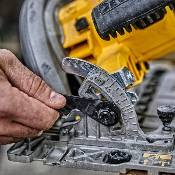 1600W SCIE CIRCULAIRE 190MM AVEC SEMELLE, Dewalt, bruxelles, magasin, Debrico, materiaux de construction, renovation