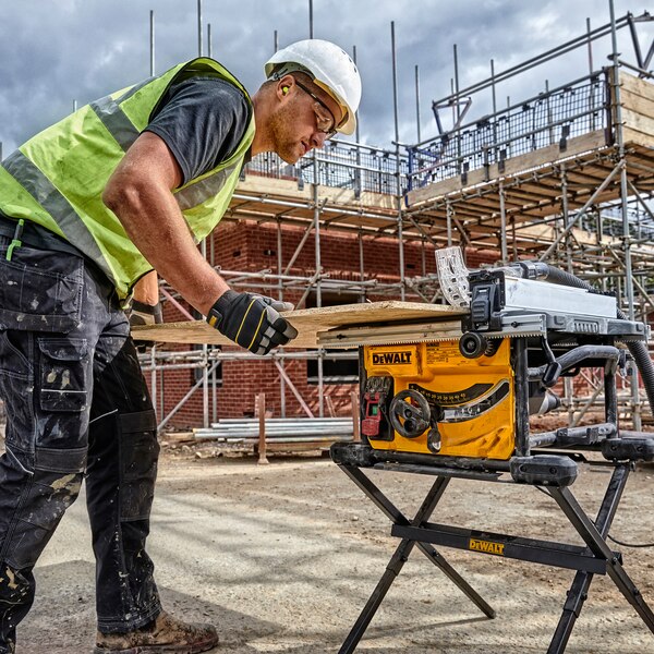 SCIE À TABLE COMPACTE 210MM, Debrico, magasin de matériaux de construction sur Bruxelles