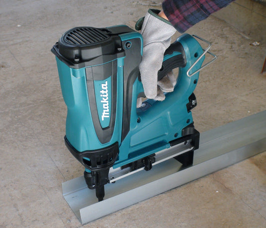 CLOUEUR A GAZ POUR BETON 7,2V 3,0MM 40MM, Debrico, magasin de matériaux de construction sur Bruxelles