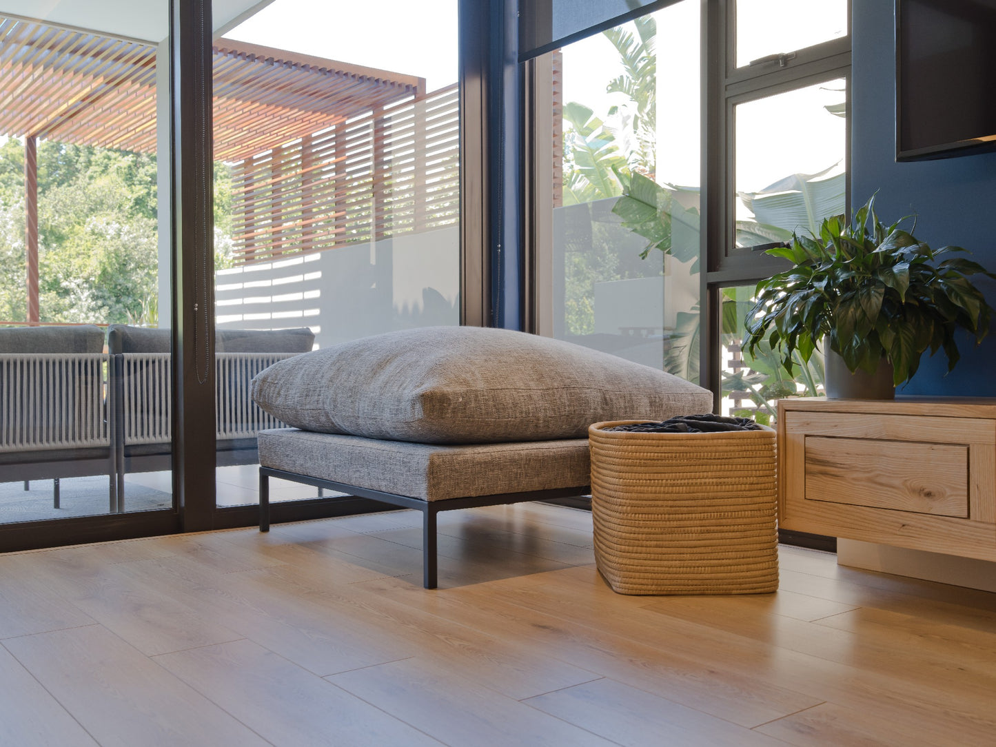 AGT NATURA LINE TREND OAK 8MM (1.83M²/PQ), parquet, Debrico magasin de matériaux de construction sur Bruxelles