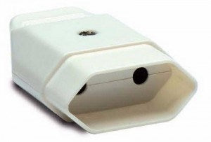 FLAT FEMALE PLUG WHITE 2.5A 220V